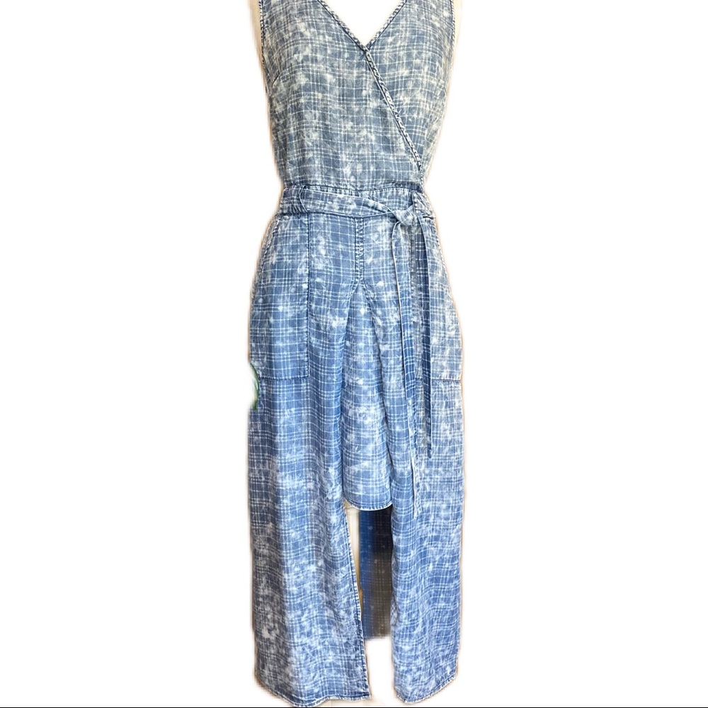 KUT from the Kloth Dress light denim size 8 100% lyocell high low sleeveless